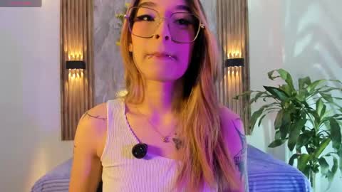 melodylanee online show from May 11, 11:06 am