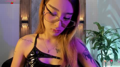 melodylanee online show from April 8, 11:02 am