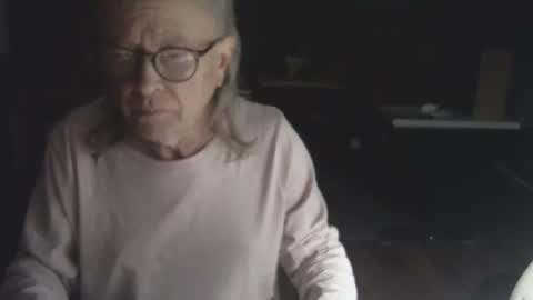 Snapshot of memberjames chatting on January 2, 4:52 am I am usually high and horny...lol online show from January 2, 4:52 am