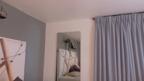  Memphis Williams  online show from March 21, 8:19 am