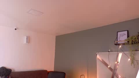  Memphis Williams  online show from October 2, 2:43 am