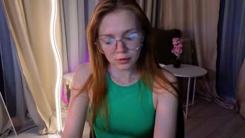 memymee_ online show from June 21, 1:56 am