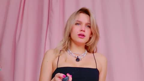 Lilu online show from December 17, 3:46 am