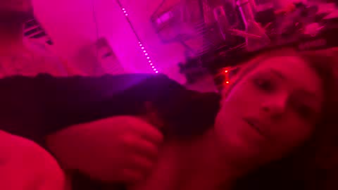 meowzers777 online show from December 21, 9:33 am