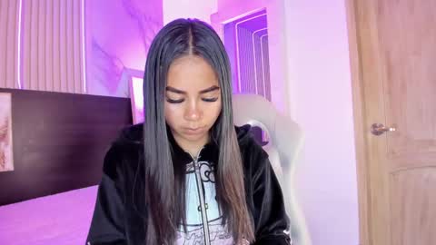 meredith_spencer online show from February 20, 11:32 pm