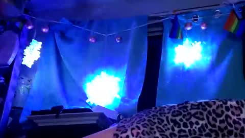 Snapshot of merelyalover chatting on January 27, 8:51 am gurlnips online show from January 27, 8:51 am