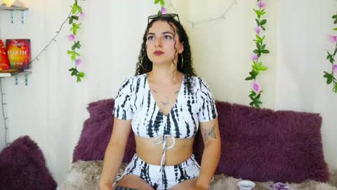 Merida Bell online show from February 28, 11:45 pm