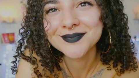 Merida Bell online show from December 17, 2:12 am