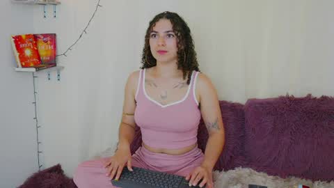 Merida Bell online show from January 3, 11:44 pm