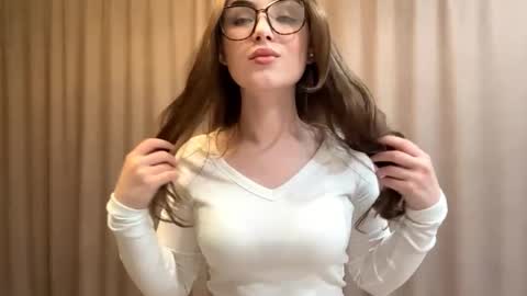 Snapshot of meridethvilca chatting on October 8, 6:25 pm Rina online show from October 8, 6:25 pm