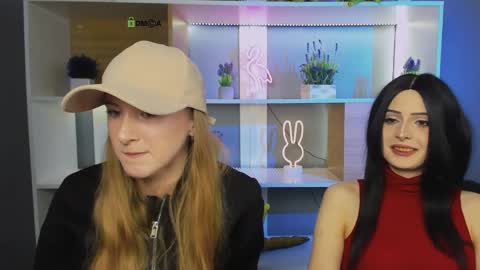 merli warner online show from April 8, 11:13 am