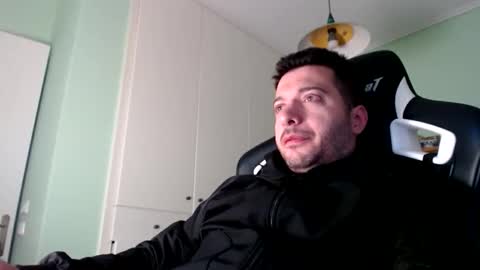 Snapshot of metalic18 chatting on October 14, 5:10 am FunnyTimeHere online show from October 14, 5:10 am