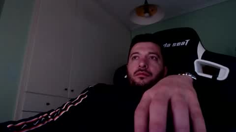 Snapshot of metalic18 chatting on October 6, 5:47 am FunnyTimeHere online show from October 6, 5:47 am