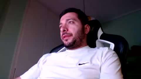 Snapshot of metalic18 chatting on September 17, 6:33 pm FunnyTimeHere online show from September 17, 6:33 pm