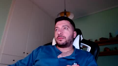 Snapshot of metalic18 chatting on October 28, 4:46 am FunnyTimeHere online show from October 28, 4:46 am