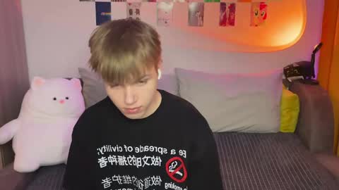 Arthur online show from May 4, 12:17 am