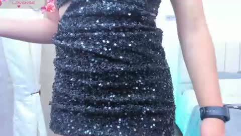 Mia online show from June 10, 9:02 pm