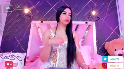 Mia online show from December 19, 2:07 am