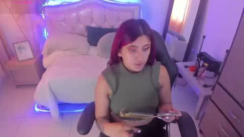 mia89aq online show from June 18, 4:01 pm