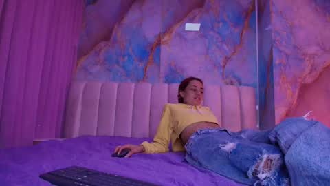 Emi online show from February 23, 7:16 pm