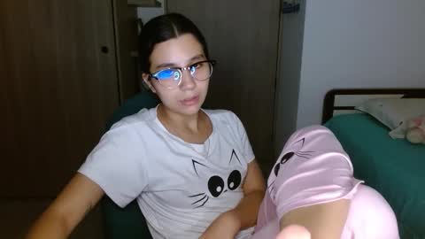 Mia online show from February 19, 5:06 am