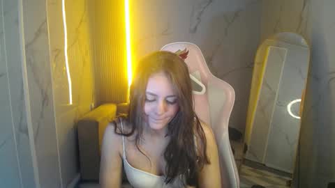 Mia  online show from October 13, 1:13 pm