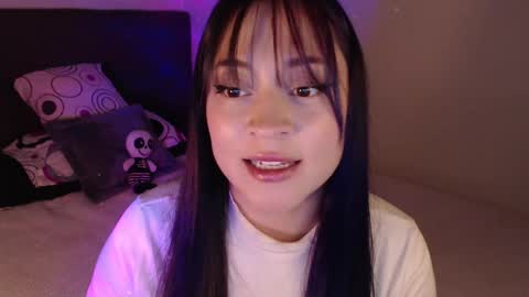 Snapshot of mia_adams_red chatting on February 3, 10:21 pm mia online show from February 3, 10:21 pm