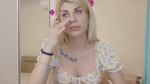 mia_angel online show from May 15, 5:53 pm