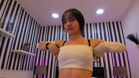 Mia  online show from May 6, 5:13 am