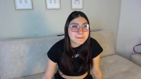 Mia  online show from October 27, 5:40 am