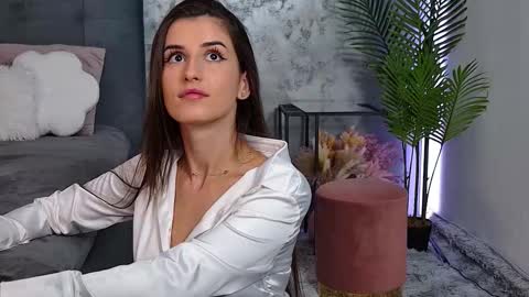 Freya Allen online show from October 5, 8:16 pm