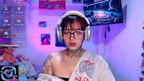 Mia online show from August 2, 7:32 am