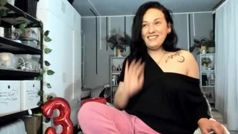 MIA online show from December 9, 8:12 pm