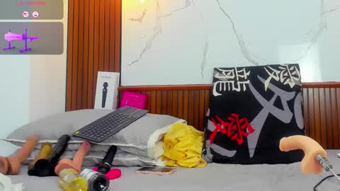 Mia Conde online show from November 7, 5:21 am