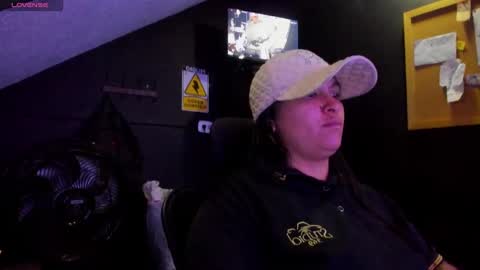 Snapshot of mia_daniela_ chatting on October 16, 4:23 am Mia daniela  online show from October 16, 4:23 am