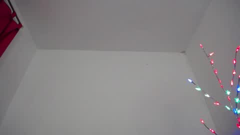 M I A online show from December 17, 11:28 am