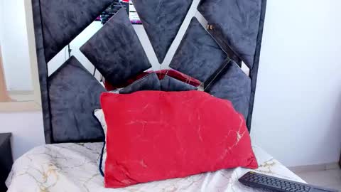 mia fox online show from November 20, 1:53 pm