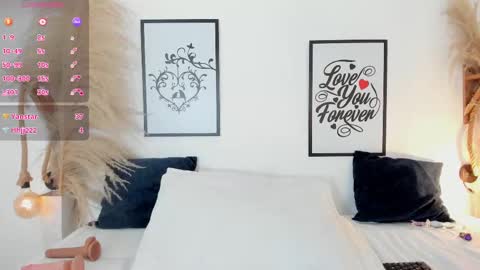 Mia online show from November 23, 4:38 pm