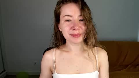 Mia online show from June 3, 6:38 am