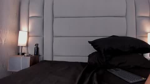    online show from November 24, 8:40 pm