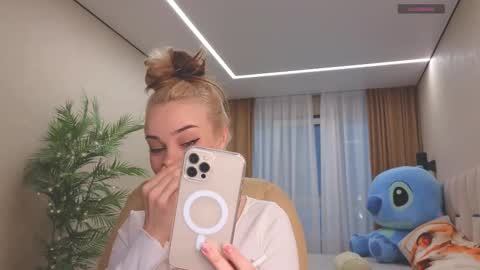 mia_milagros online show from February 14, 4:15 am