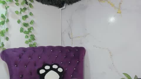 Mia online show from January 11, 10:32 am