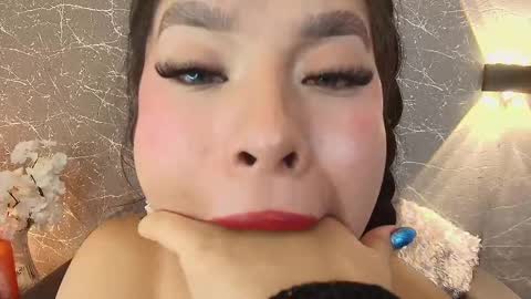 Mia Roux online show from March 8, 1:06 am