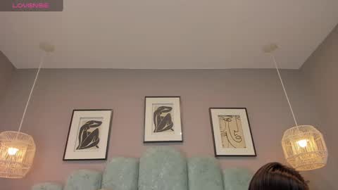 Mia online show from September 22, 1:37 pm