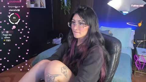 Mia online show from May 24, 4:02 pm