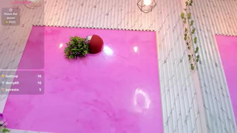 Mia online show from February 26, 3:48 pm