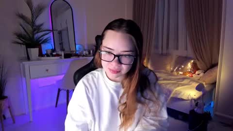 VixenMia online show from February 25, 3:42 am