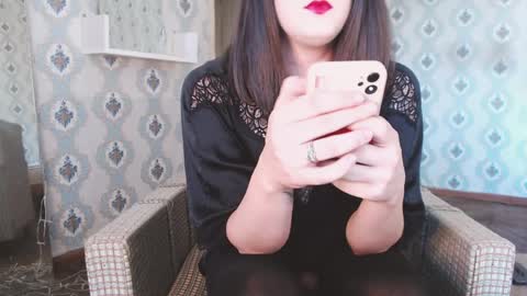 mia_wallase online show from April 10, 6:08 am