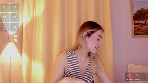 Mia White  online show from February 16, 1:09 pm