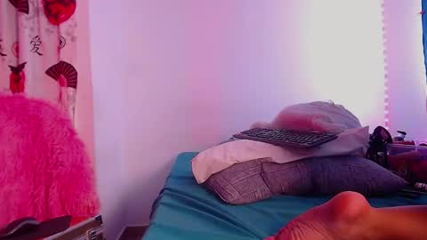 Mia online show from December 15, 6:59 pm